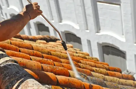 Nettoyage de toitures - Allemagne-en-Provence